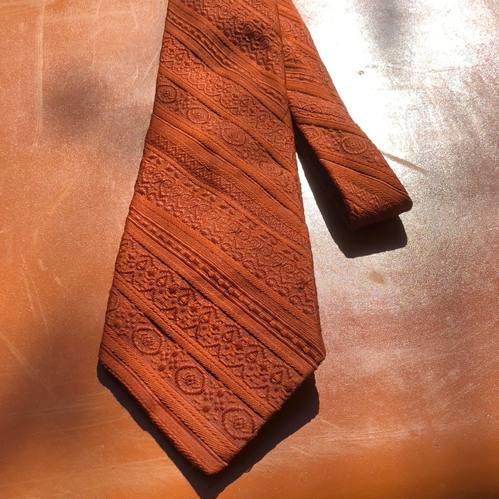Vintage tie